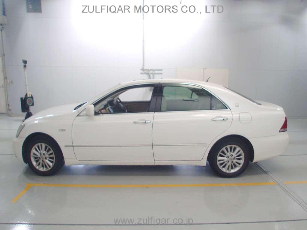 TOYOTA CROWN 2004 Image 4