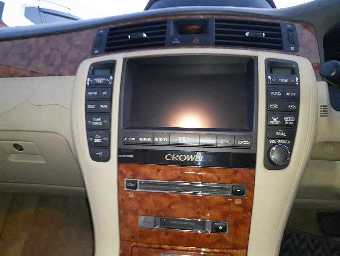 TOYOTA CROWN 2004 Image 9
