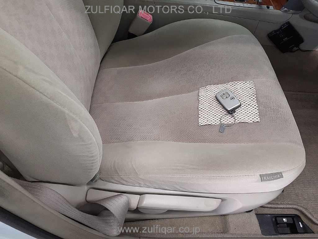 TOYOTA CAMRY 2010 Image 8