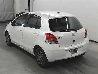TOYOTA VITZ 2007 Image 2