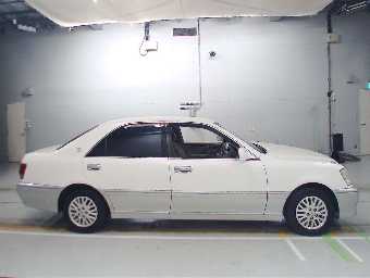 TOYOTA CROWN 2002 Image 3
