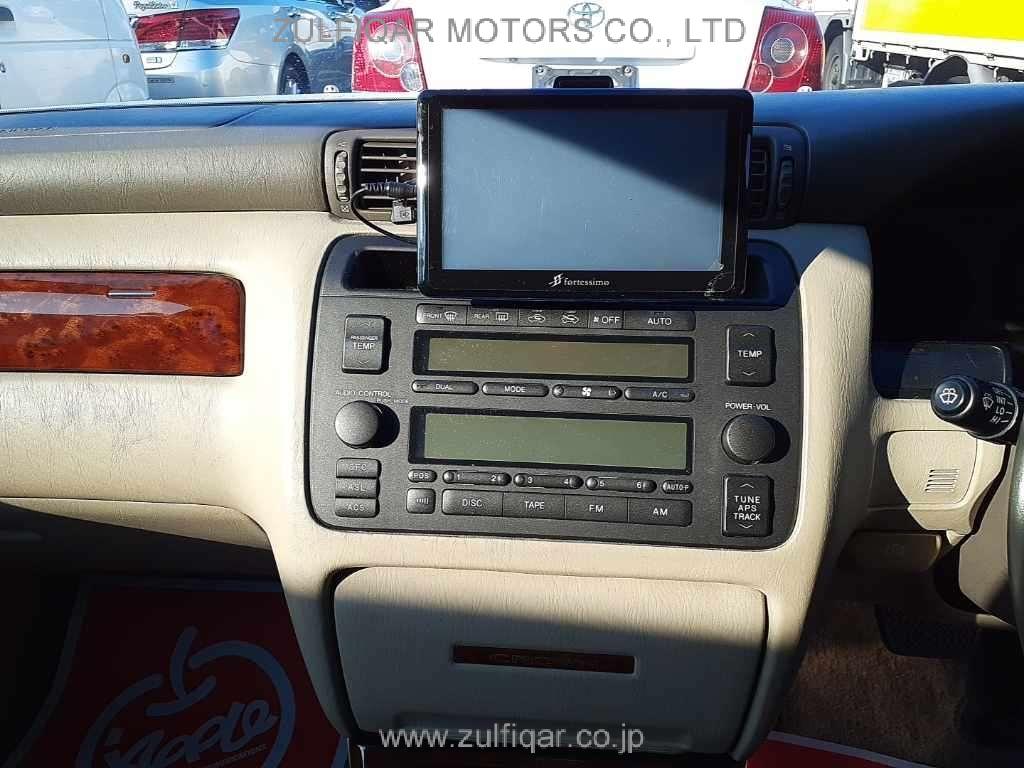 TOYOTA CROWN 2002 Image 10