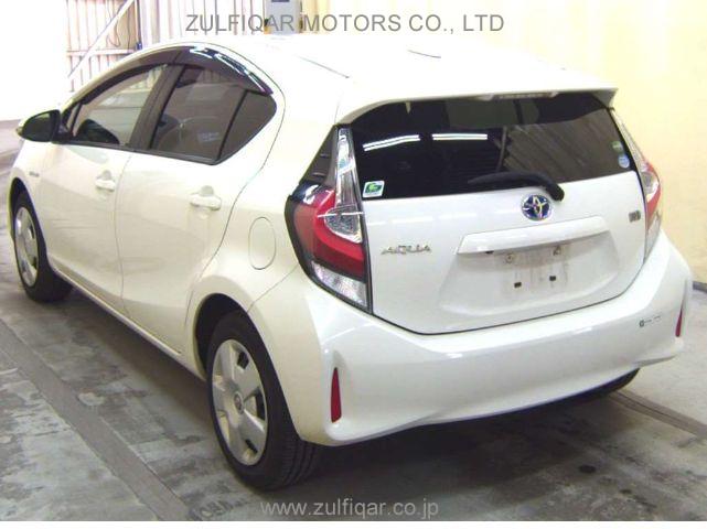 TOYOTA AQUA 2017 Image 2