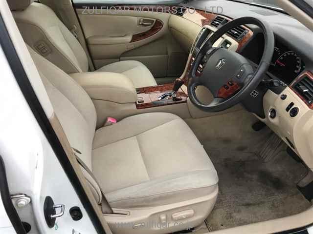 TOYOTA CROWN 2006 Image 3