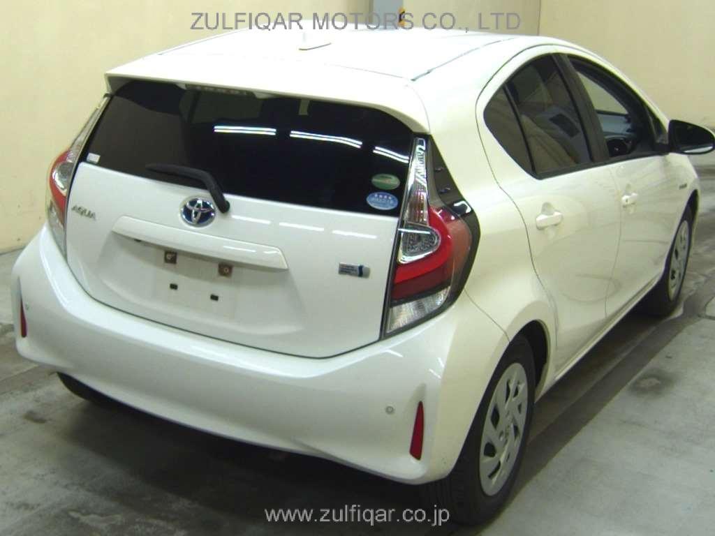 TOYOTA AQUA 2017 Image 2