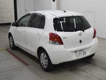 TOYOTA VITZ 2010 Image 2