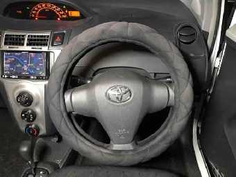 TOYOTA VITZ 2010 Image 7