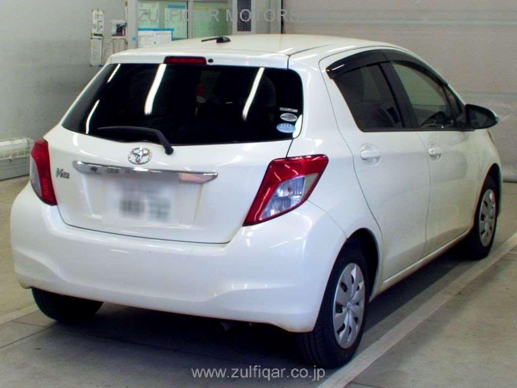 TOYOTA VITZ 2011 Image 2