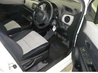 TOYOTA VITZ 2011 Image 3