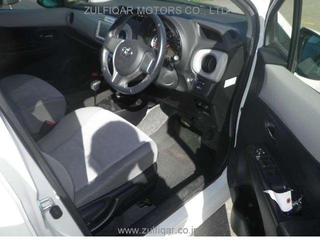 TOYOTA VITZ 2013 Image 3