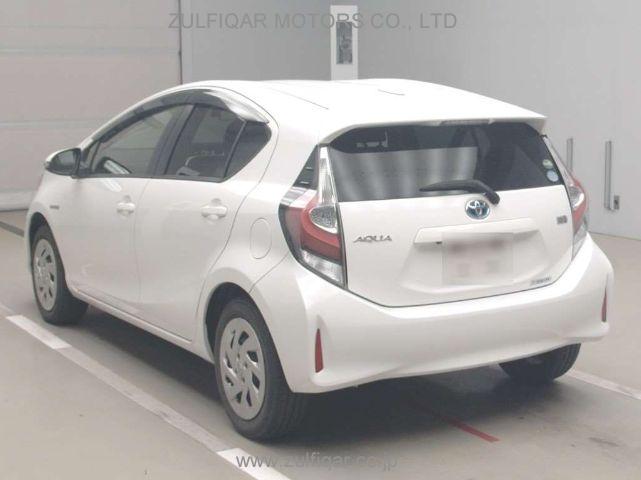 TOYOTA AQUA 2017 Image 2