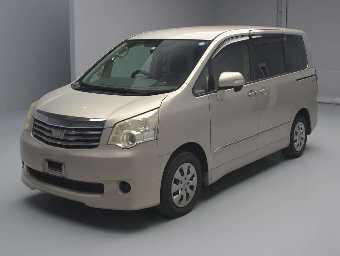TOYOTA NOAH 2010 Image 1
