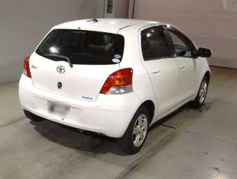 TOYOTA VITZ 2008 Image 2