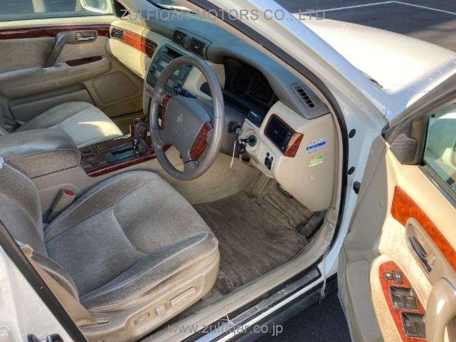 TOYOTA CROWN 2001 Image 3