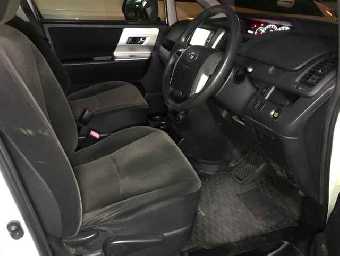 TOYOTA NOAH 2011 Image 3