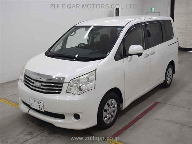 TOYOTA NOAH 2011 Image 4