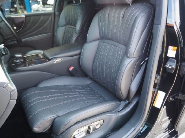 LEXUS LS 2018 Image 28