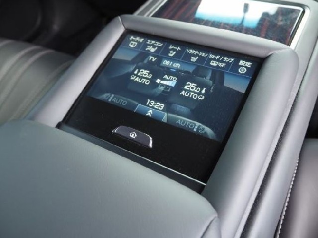 LEXUS LS 2018 Image 31