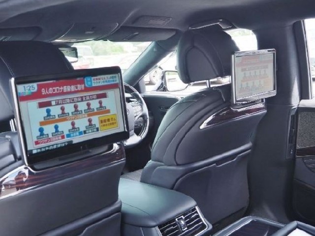 LEXUS LS 2018 Image 33