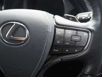 LEXUS LS 2018 Image 33