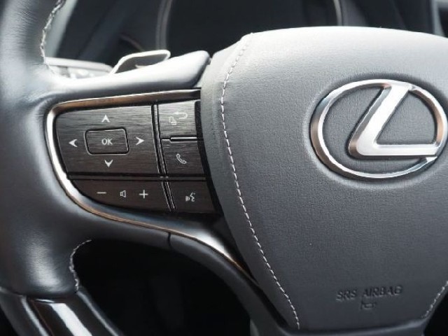 LEXUS LS 2018 Image 40