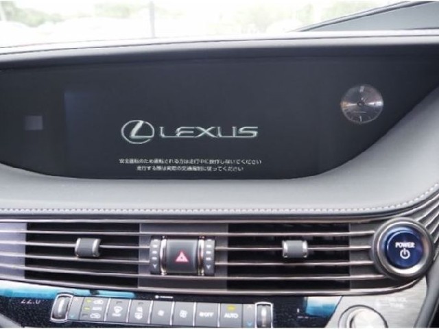 LEXUS LS 2018 Image 42