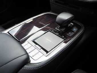 LEXUS LS 2018 Image 47