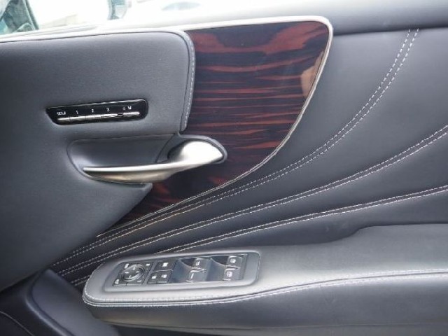 LEXUS LS 2018 Image 54