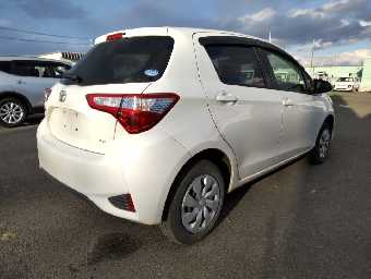TOYOTA VITZ 2019 Image 2