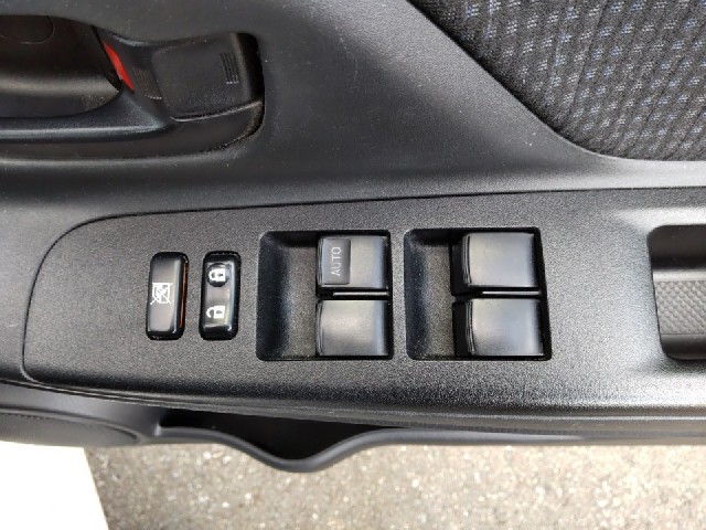 TOYOTA VITZ 2019 Image 19