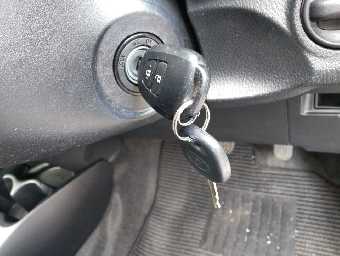 TOYOTA VITZ 2019 Image 12