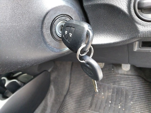 TOYOTA VITZ 2019 Image 20