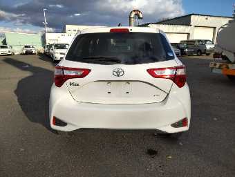 TOYOTA VITZ 2019 Image 3