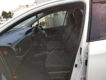 TOYOTA VITZ 2019 Image 13