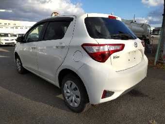 TOYOTA VITZ 2019 Image 4