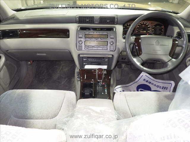 TOYOTA CROWN 1999 Image 3