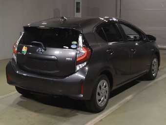 TOYOTA AQUA 2017 Image 2