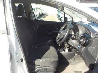 TOYOTA VITZ 2017 Image 14