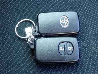 TOYOTA VITZ 2017 Image 6