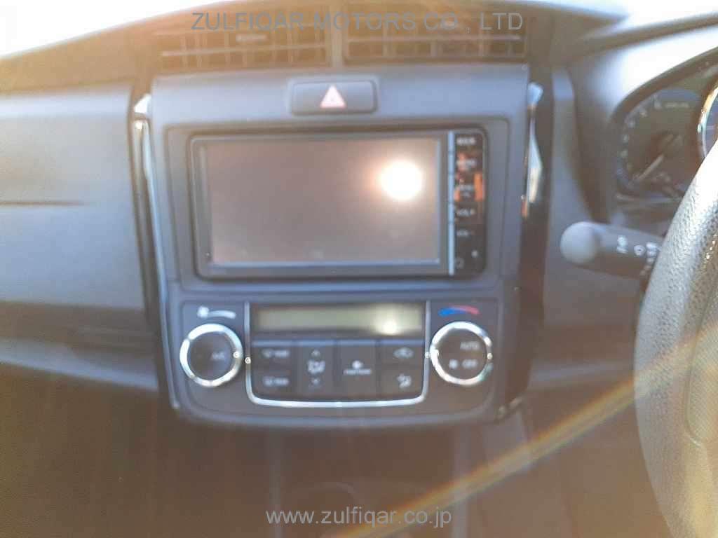 TOYOTA COROLLA AXIO 2015 Image 10