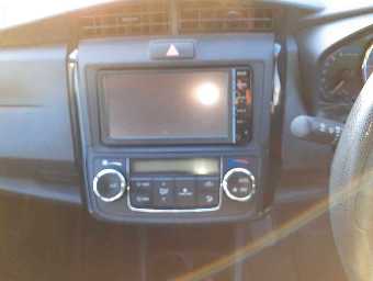 TOYOTA COROLLA AXIO 2015 Image 9