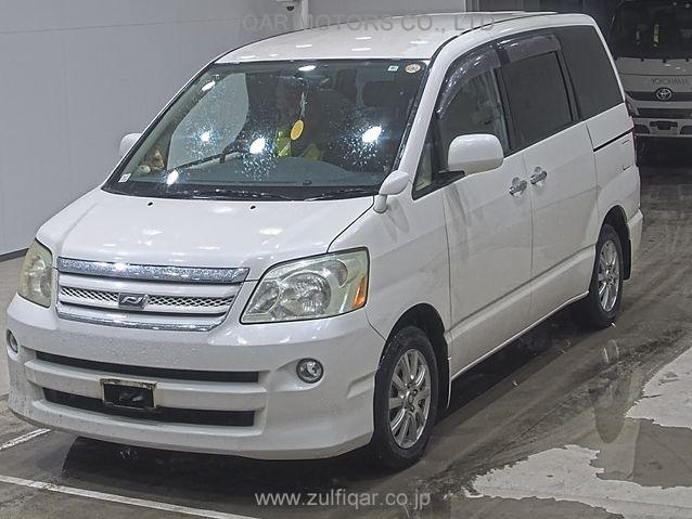TOYOTA NOAH 2006 Image 1
