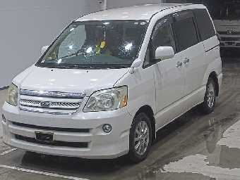 TOYOTA NOAH 2006 Image 1