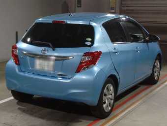 TOYOTA VITZ 2014 Image 2
