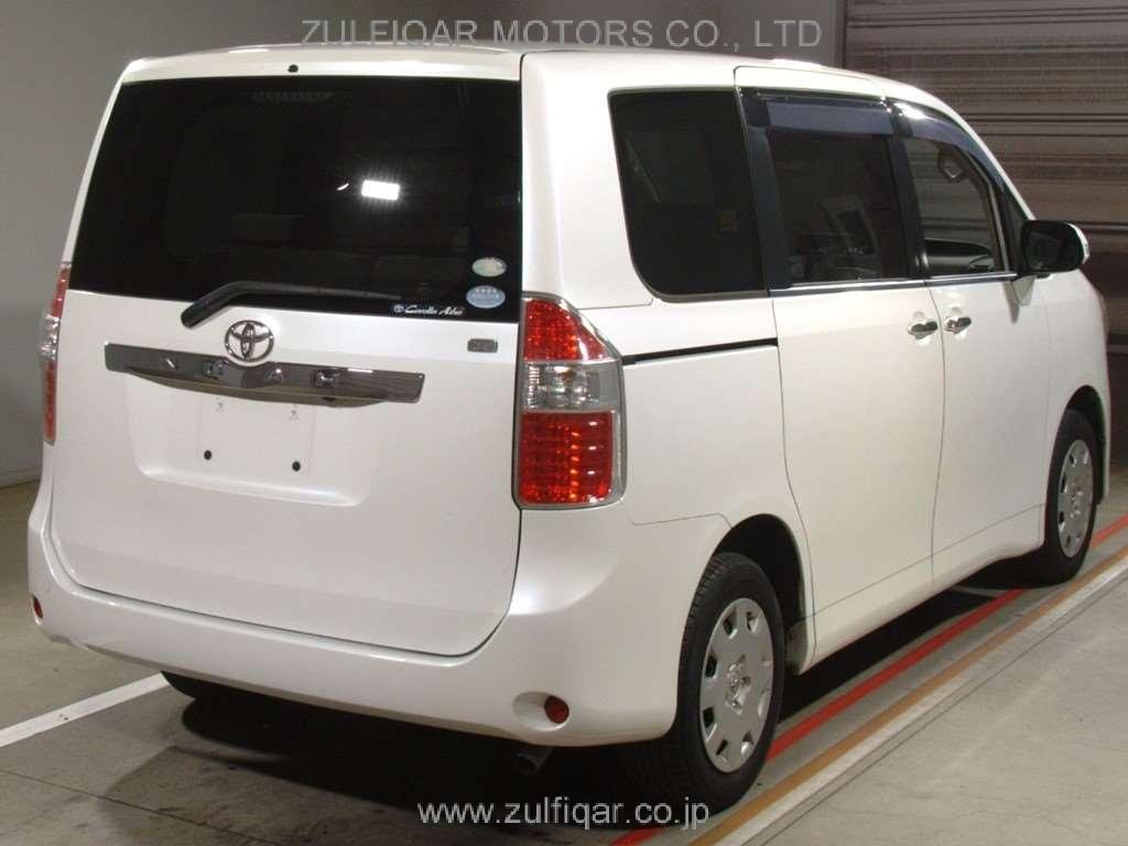 TOYOTA NOAH 2009 Image 2