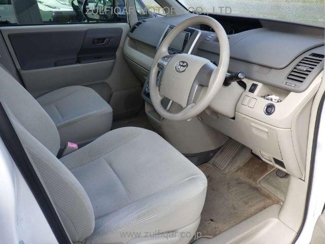 TOYOTA NOAH 2009 Image 3