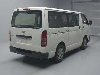 TOYOTA HIACE 2013 Image 2