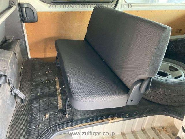 TOYOTA HIACE 2013 Image 11