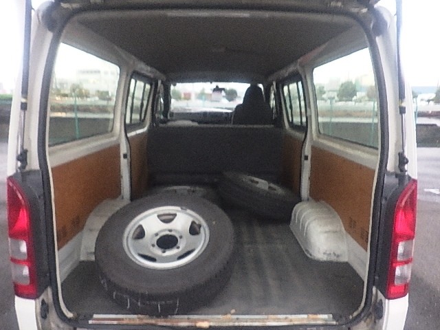 TOYOTA HIACE 2013 Image 23