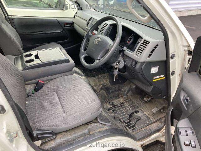 TOYOTA HIACE 2013 Image 5